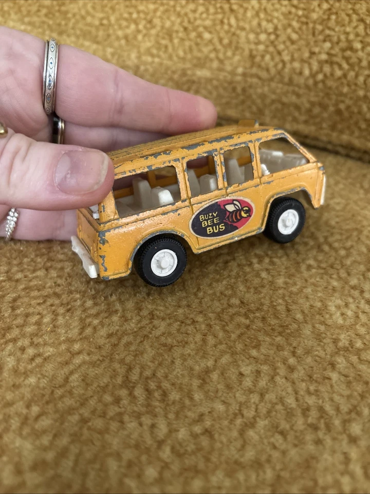 Tootsie Toy Toughs 1970 diecast Buzy Bee Bus (buen estado) Foto 4 de 4