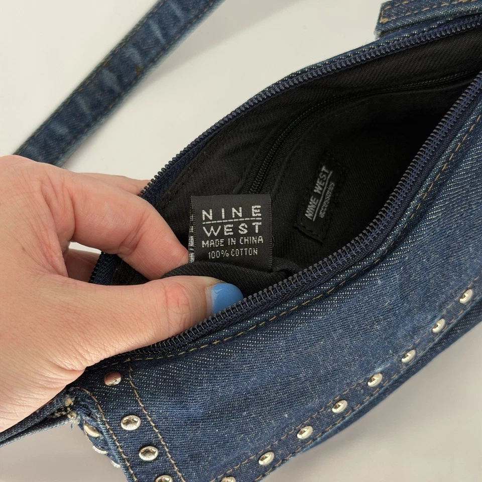 Mini bolsa vintage Y2K Nine West lavagem escura cravejada jeans 100% algodão forrado - Imagem 4 de 4