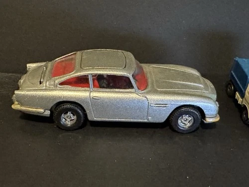 Corgi Toys James Bond 007 Aston Martin DB5 Silver Model Car Vintage