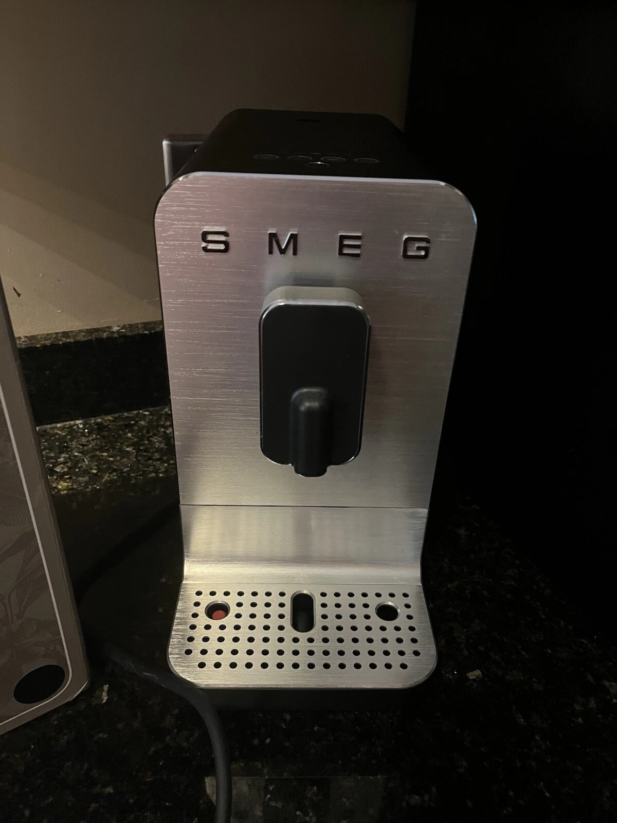Smeg Bean to Cup Coffee Machine Model BCC01 Espresso