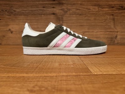 Adidas Gazelle 2 Graphic, Herren Gr. 45 1/3 EU (khaki/rosa)