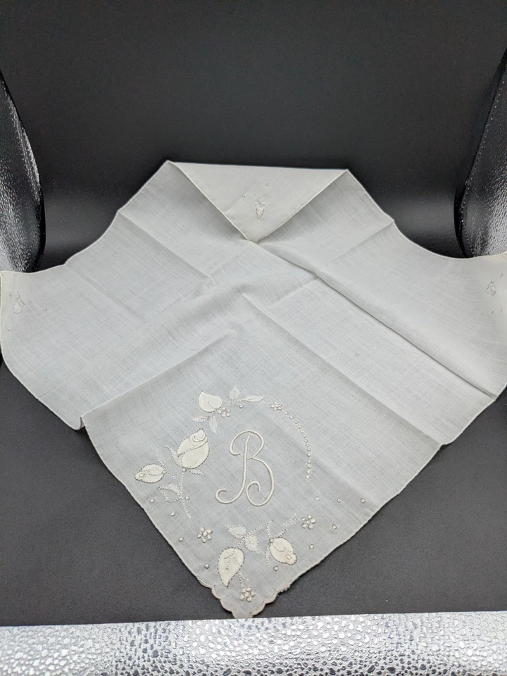Vintage Monograma Inicial Letra "B" Madeira Hankie Boda Reliquia 14x14 Foto 3 de 4