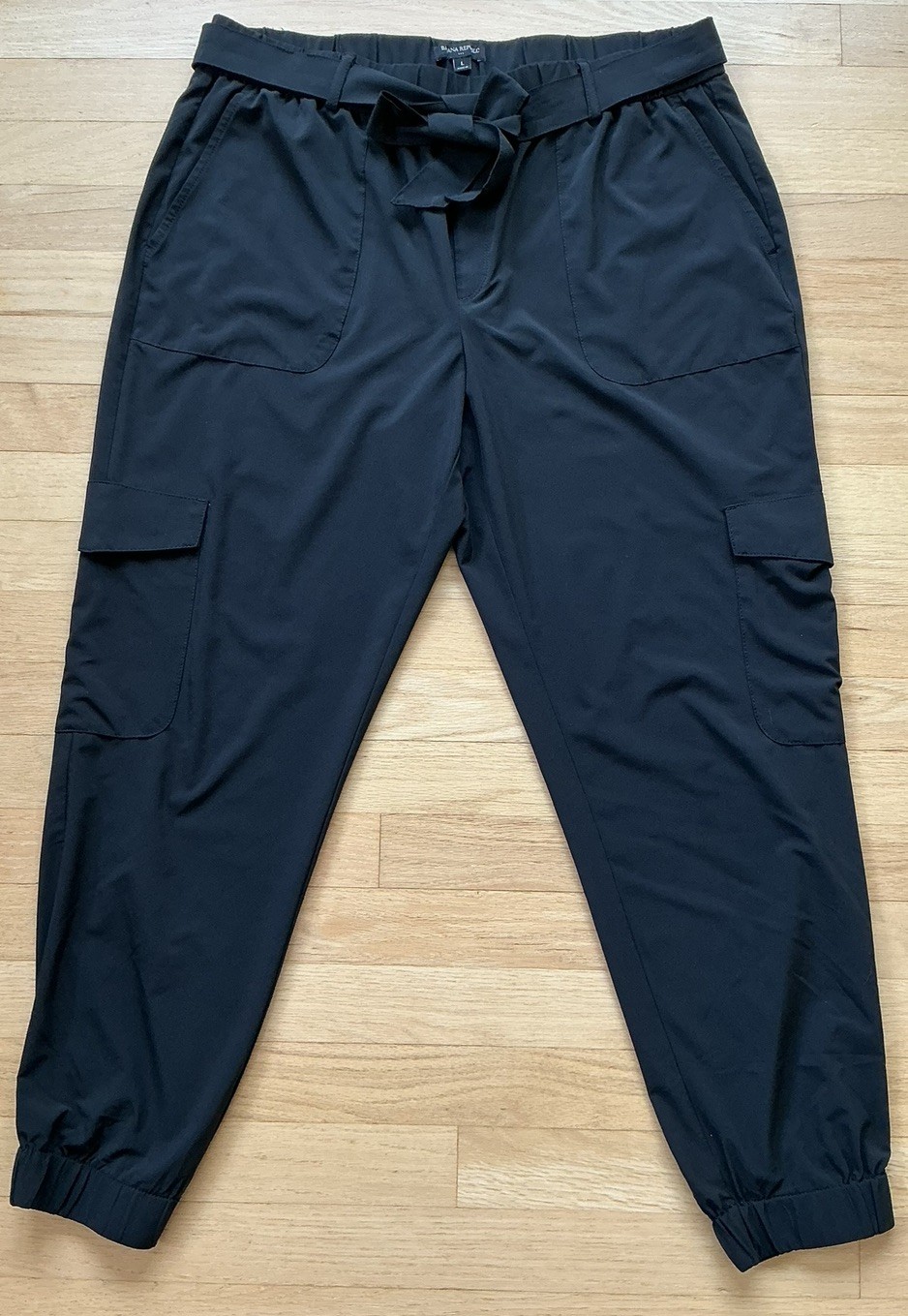 Banana Republic Women’s Safari Cargo Pants in Black Size Large