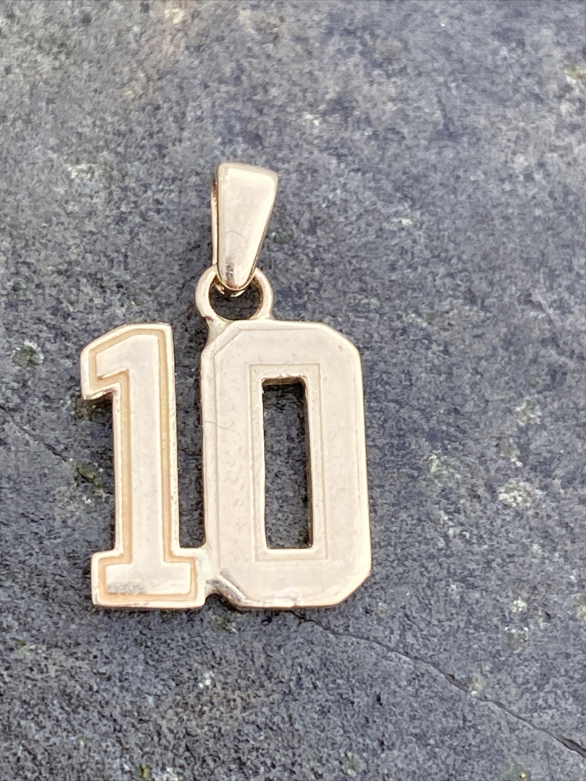 14K Yellow Gold Number 10 Charm Gem