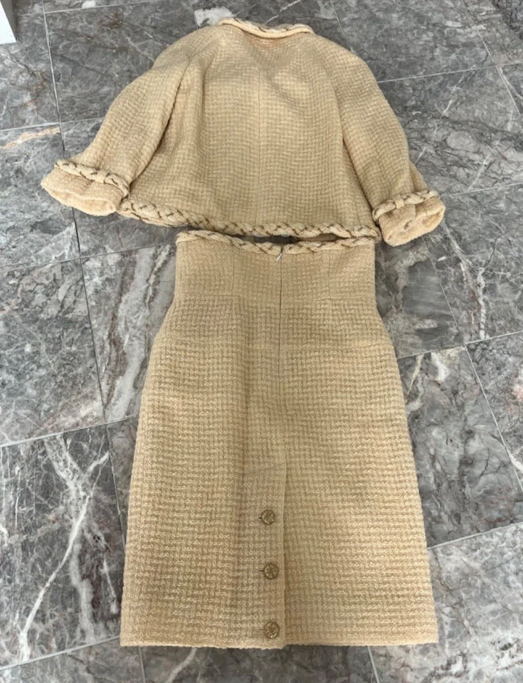 Traje Falda Chanel Marfil Boucle con detalle de trenza de cadena 1997A FR 36 EE. UU. 0/2 RARO Foto 2 de 4