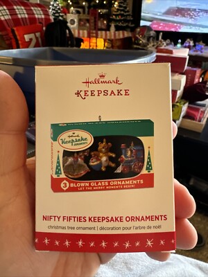 2016 Hallmark Retro''Nifty Fifties'' Christmas Ornament