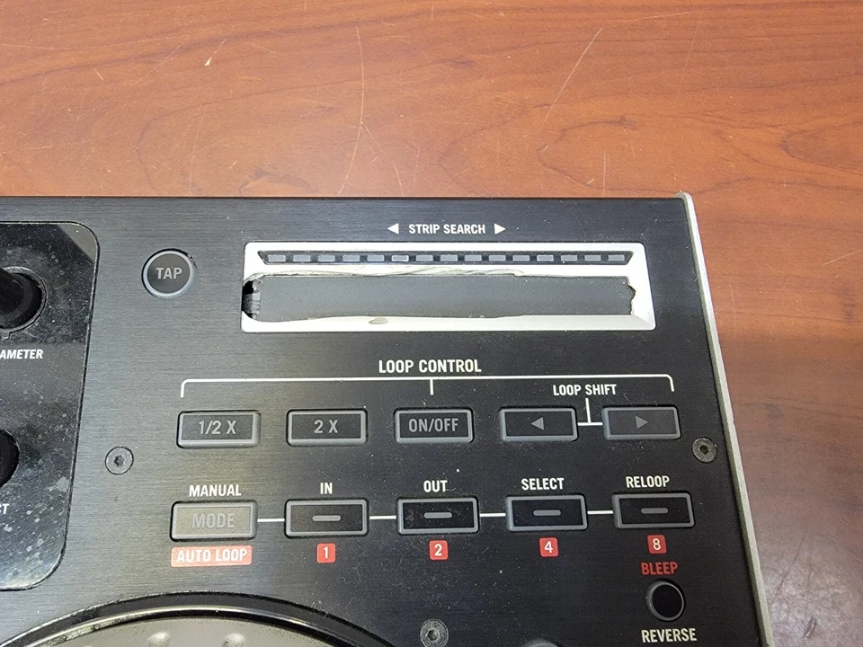 Numark NS6 4-Channel DJ Controller UNTESTED FOR PARTS - Image 2 of 4