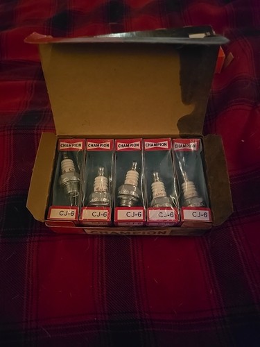 NOS OEM Champion CJ-6 Spark Plugs 10 Pack Full Box - Picture 7 of 8