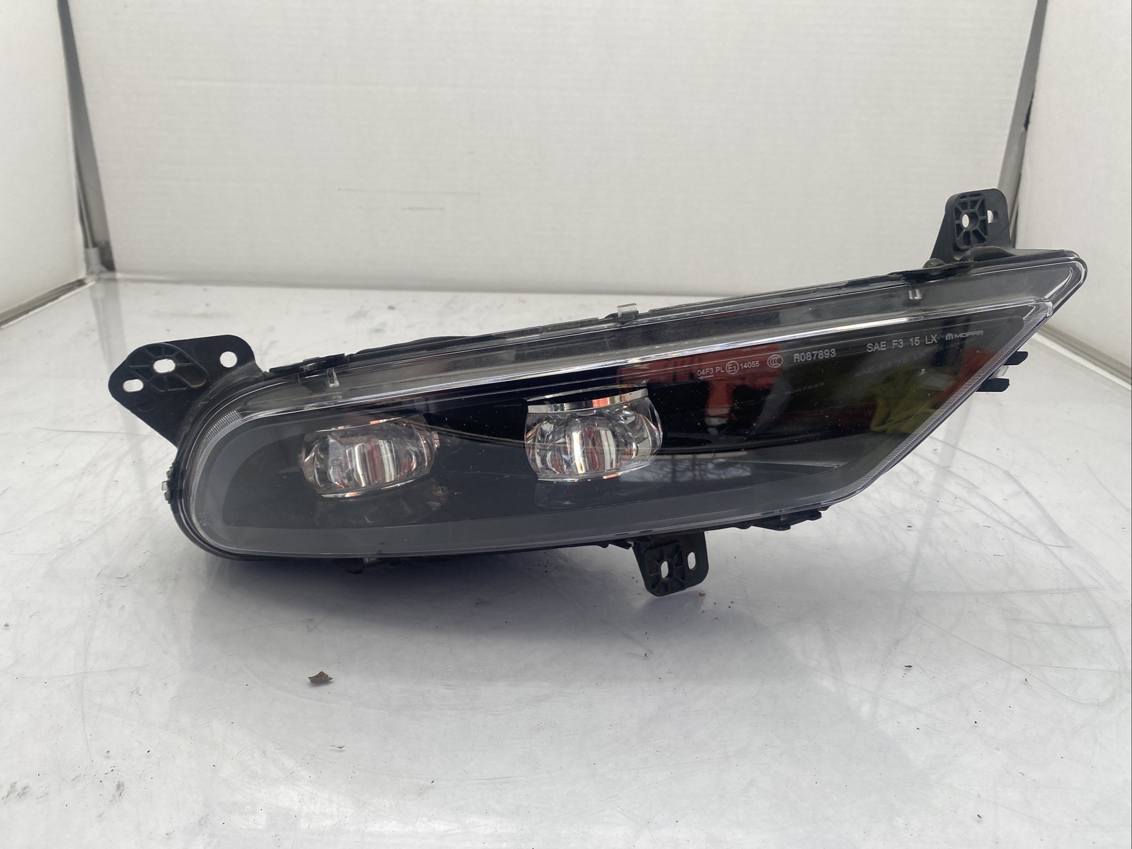 MNMSYH Chysler 300 Right Passenger Fog Lamp Cover W/o - Foto 9