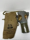Vintage WW2 US Military Non-Combatant M1A2-1-1 Med Adult Gas Mask w/ Carrier bag