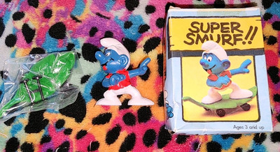Wallace Berrie And Co. Super Smurf Skateboard 6505 New In Box