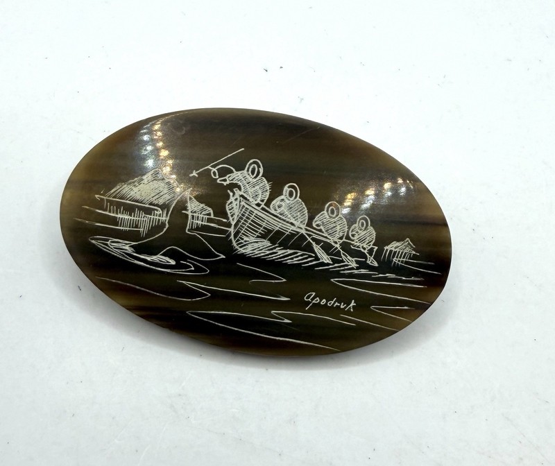 VINTAGE SIGNED INUIT SCRIMSHAW BROOCH