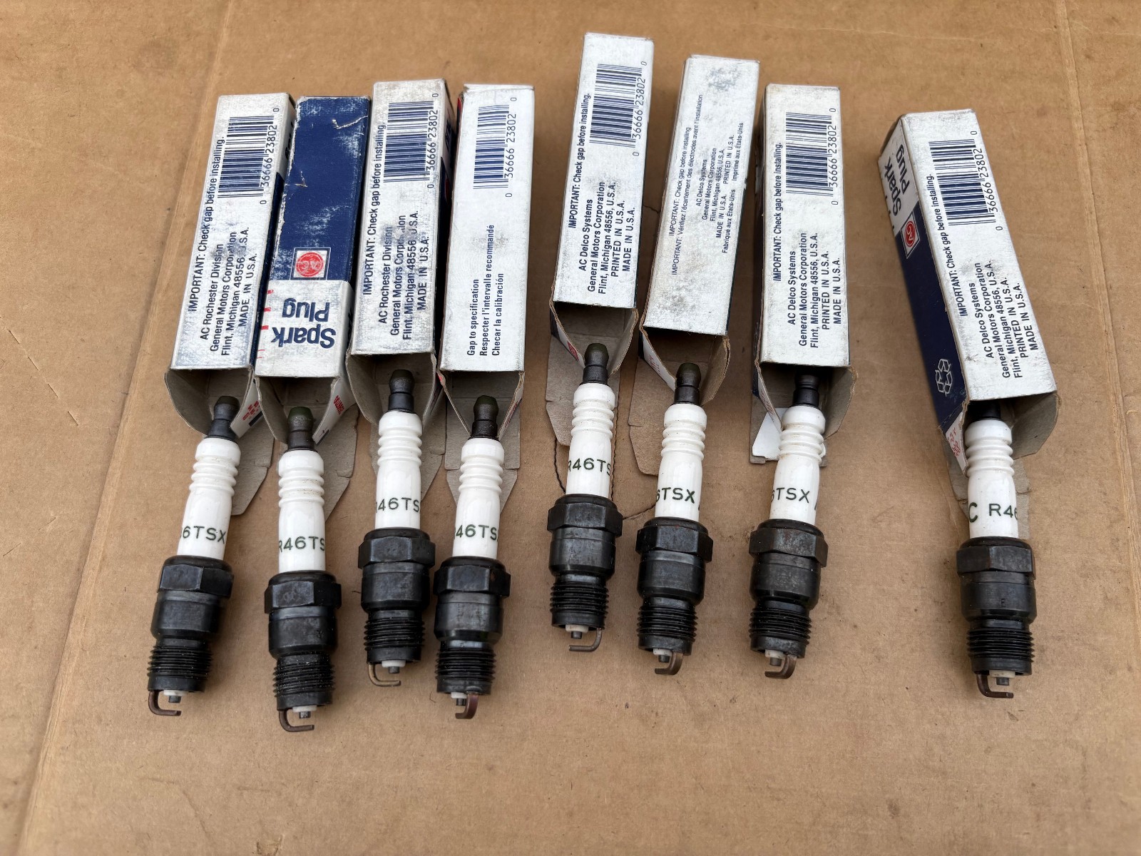 AC Delco R46TSX Spark Plugs 8 total GM Bougie USA