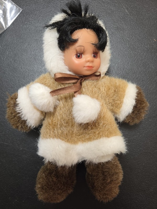 Vintage 1970 Kipmik Northern Neighbors Alaskan Inuit/Eskimo Plush Doll