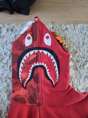 BAPE Red Camo Shark Full Zip Hoodie A Bathing Ape Gr. L