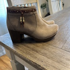 Dansko Dabney Taupe Nubuck Ankle Boots Z3939 Woman's Size 39 EUR / 8.5-9 US