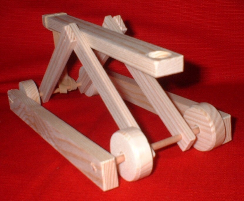 Maquette de trébuchet à roues en kit bois pour adulte passionné d'histoire médiévale