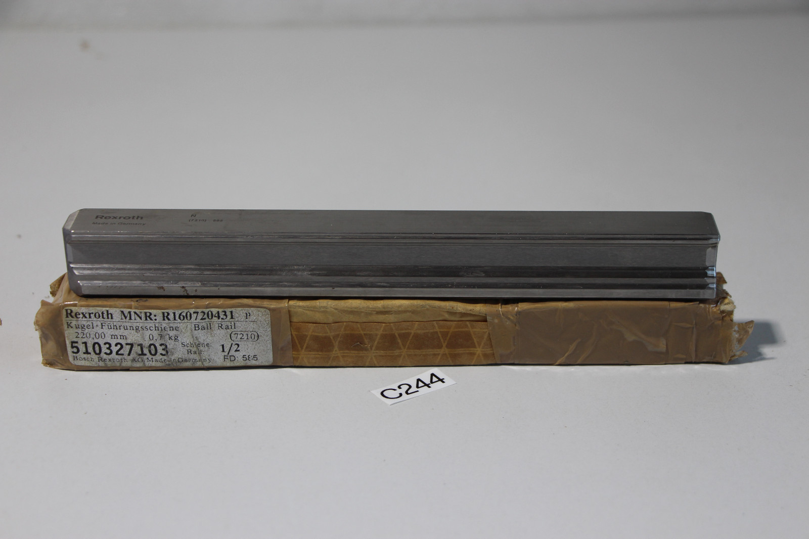 BOSCH REXROTH STAR MNR: R160720431 -FS- Ball Rail 220mm (C244-R40)