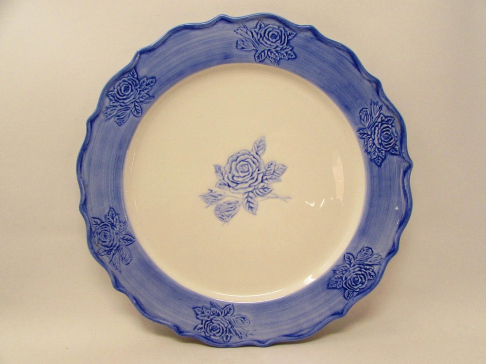 Fleur by Portmeirion Chop Plate Duet Collection Blue Embossed Rim Rose L103