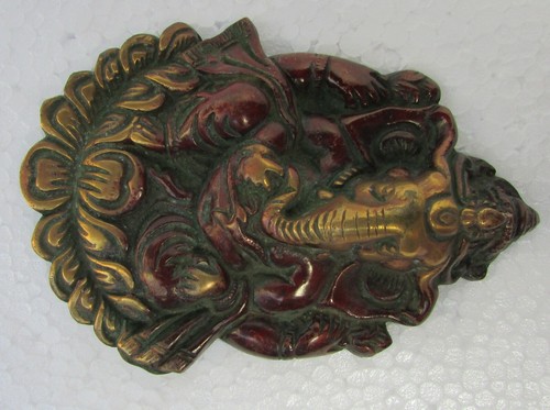 Vintage Style Brass Wall Hanging Ganesha Statue Panel, God Ganesha on Lotus. - 第 5/8 張圖片