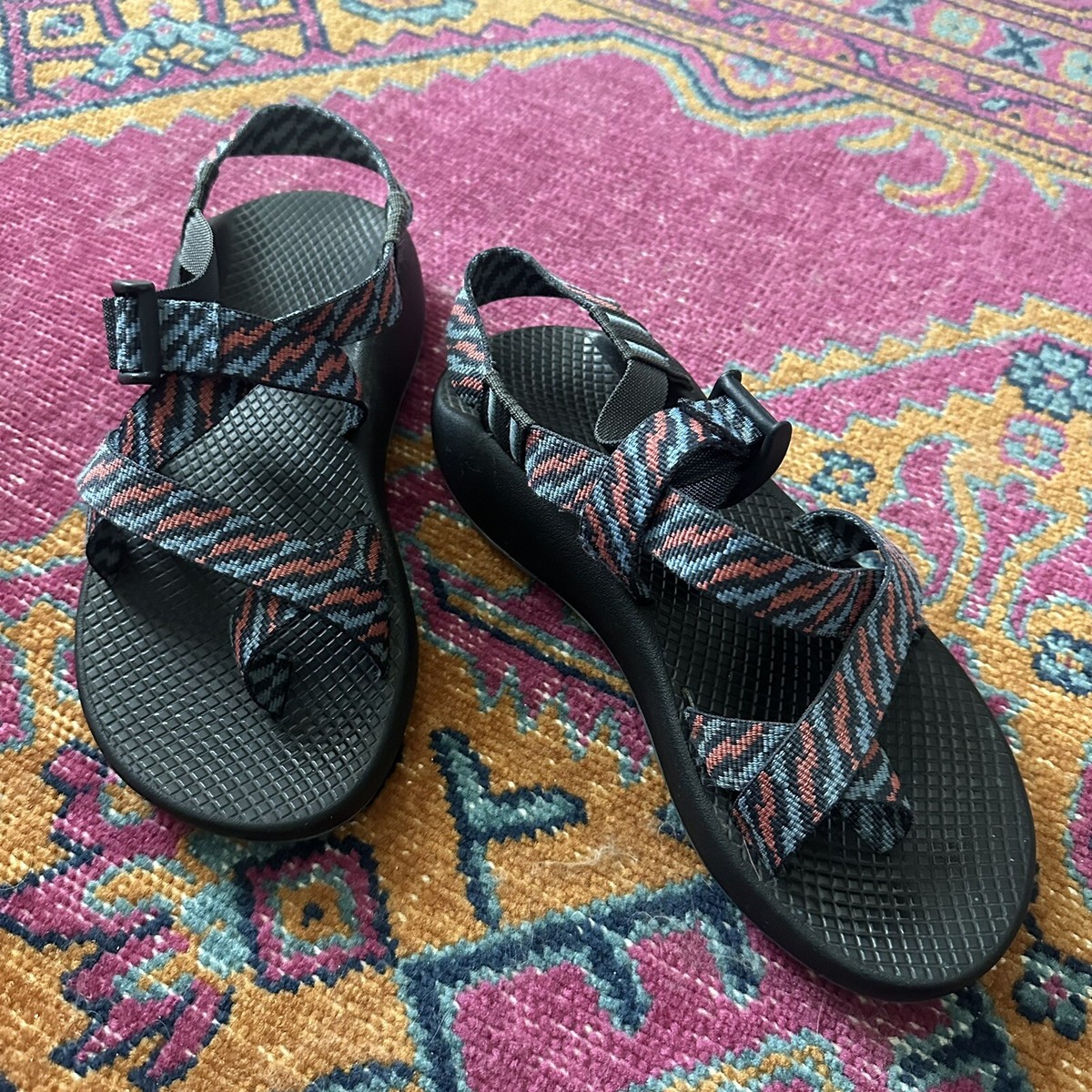 Chaco Blue and Red Z2 Cloud Toe Loop Strap Hiking Outdoor  display picture 1