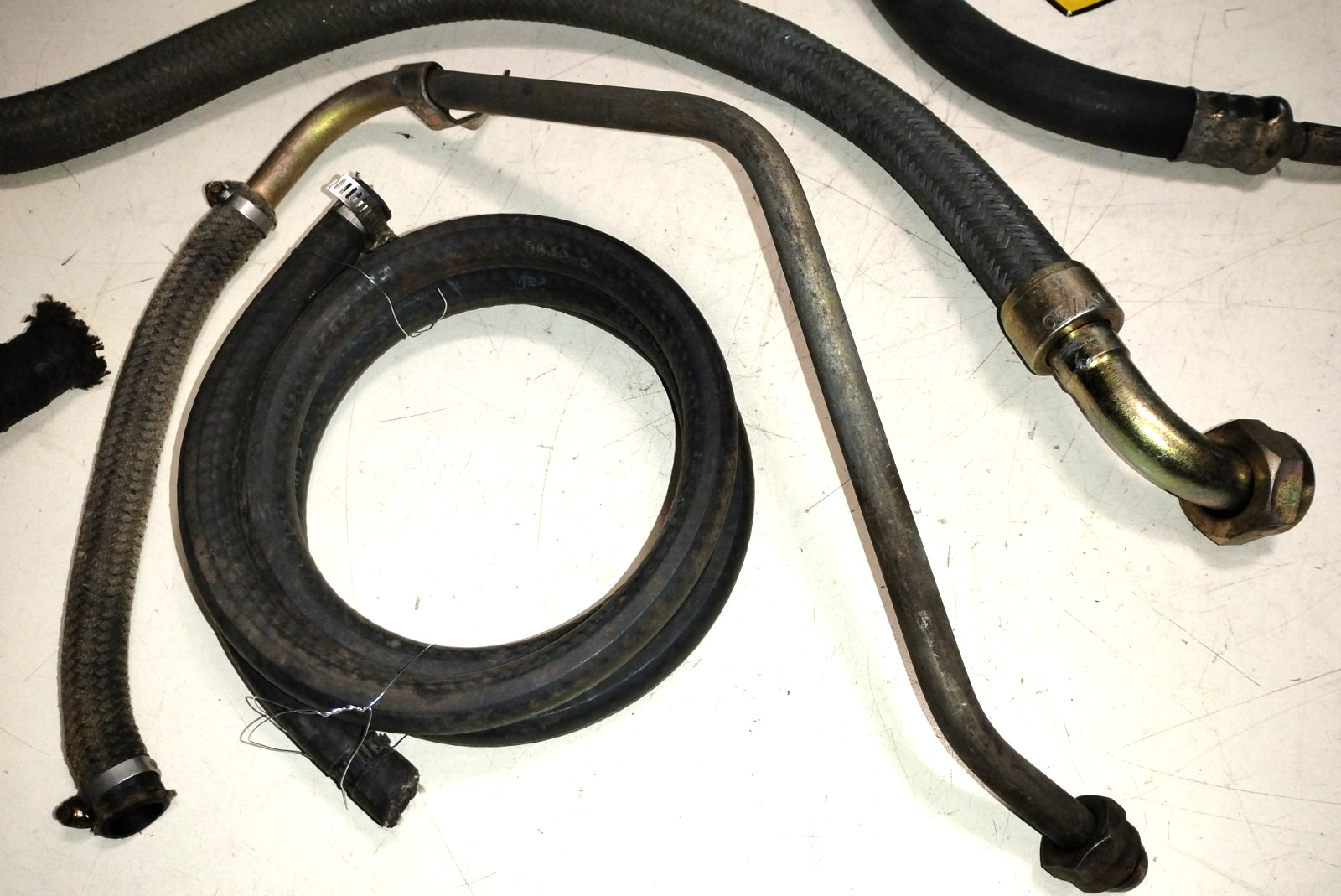 Ferrari 400i Hoses_Clamps_Banjo Fitting_Oil Hose_Air Conditioning Hoses_Mix Lot