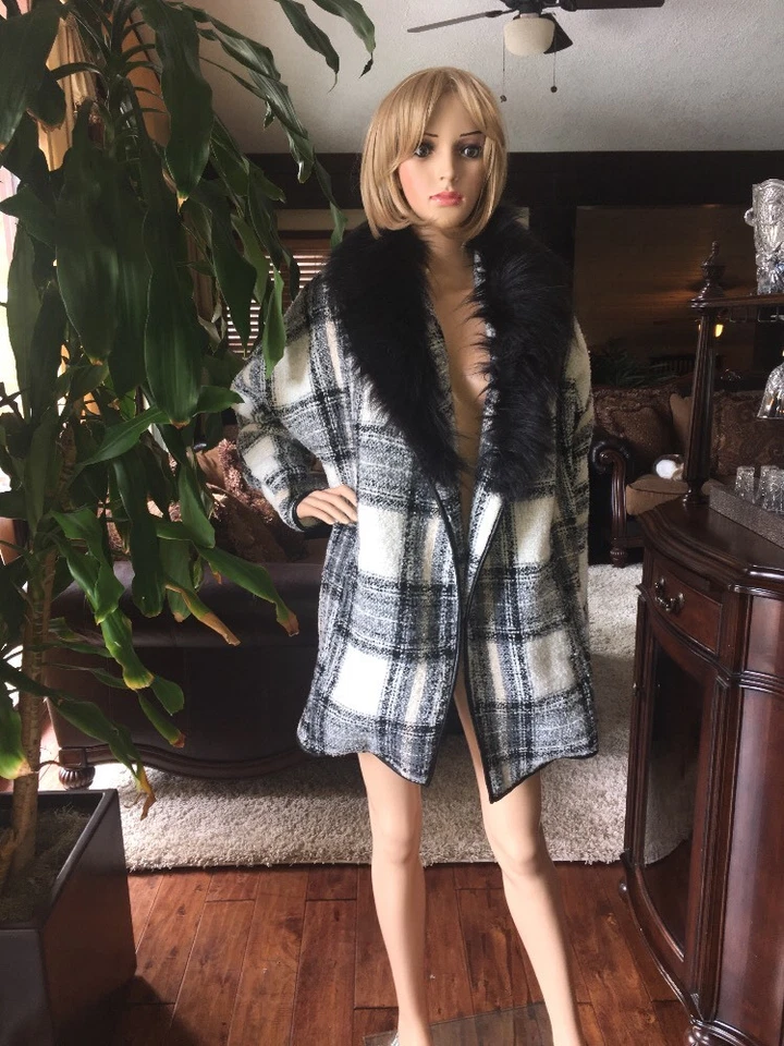 C&C California women's faux fur jacket coat size S NEW - Image 4 of 4