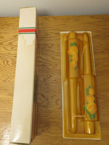 NEW Avon Winter Rose~ 2 Bayberry Fragranced 10" Taper Candles SEALED - Picture 8 of 9