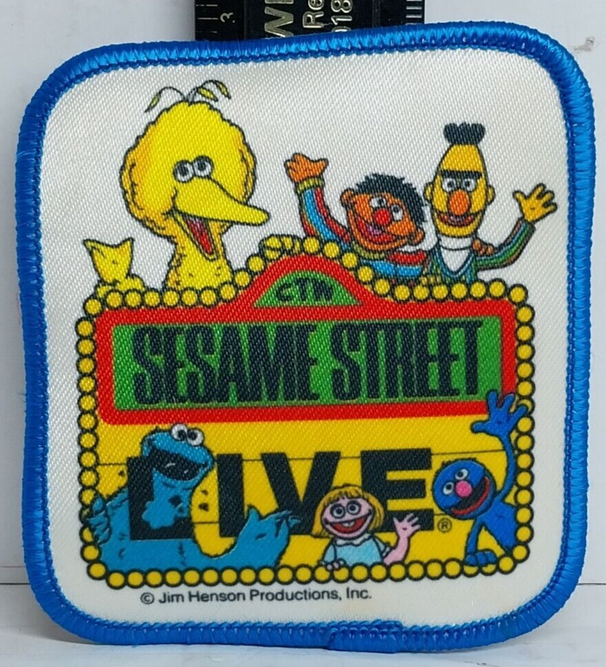 sesame Kaws-Sesame-Street-Uniqlo-