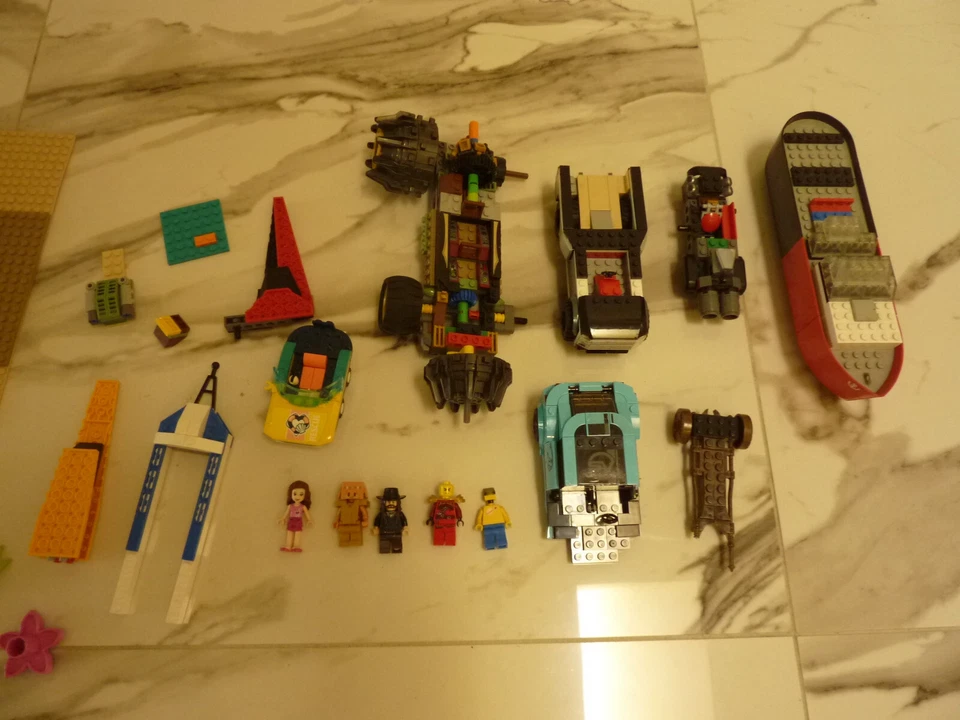 Bulk LEGO lot Marvel, car, boat, block Minifigure and MORE APPROX. 7 lbs - Image 2 of 4