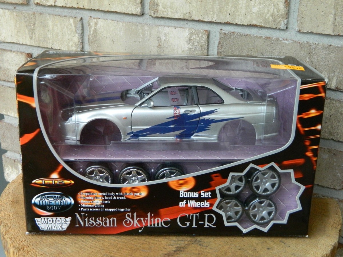 1:18 Motor Max Nissan Skyline GT -R Diecast Model Kit (Open
