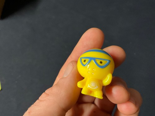 Gogos Crazy Bones Yellow Miro-K Rare - Picture 2 of 4