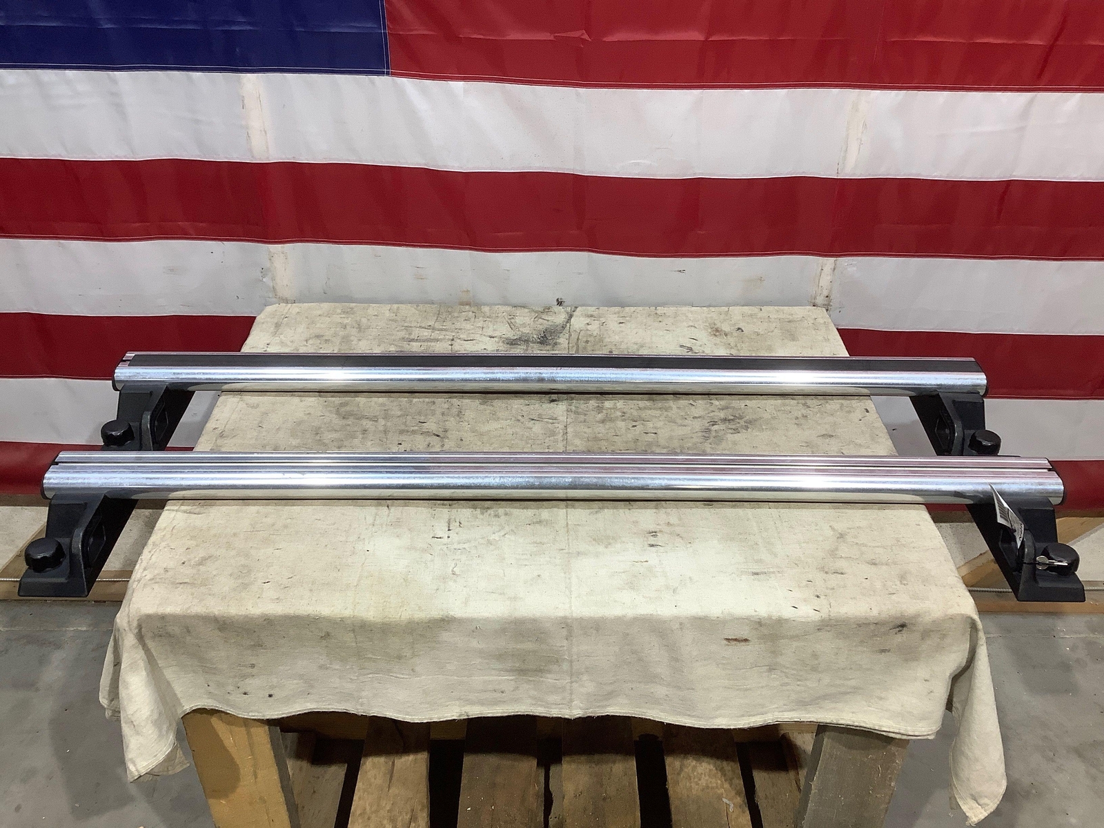 0309 Hummer H2 Used OEM Pair of Luggage Roof Rack Cross Rails With Key eBay