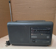 General Electric Portable FM/AM Radio Auto Switching Battery With Earphone Jack