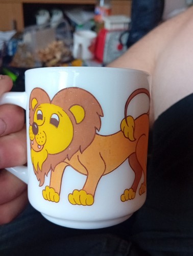 Arostage Arcopal France Lion / Vintage 70s / Milk Glass / Coffee Mug Cup