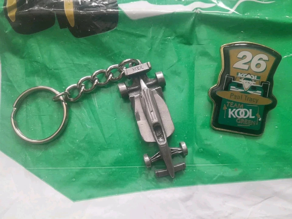 LLAVERO VINTAGE TEAM KOOL GREEN Paul Tracy, PIN DE SOLAPA, hojas promocionales y 4 bolsas Foto 2 de 4