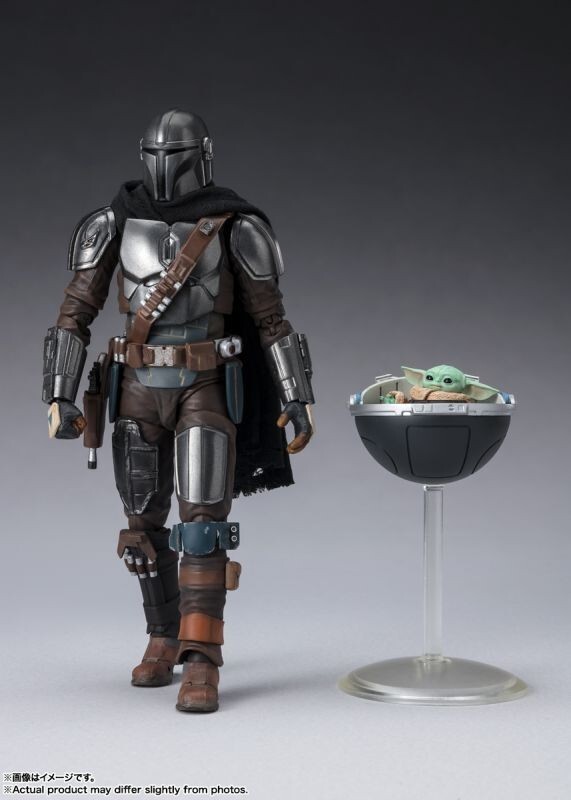 S.H. Figuarts Star Wars The Mandalorian and Grogu Set Action