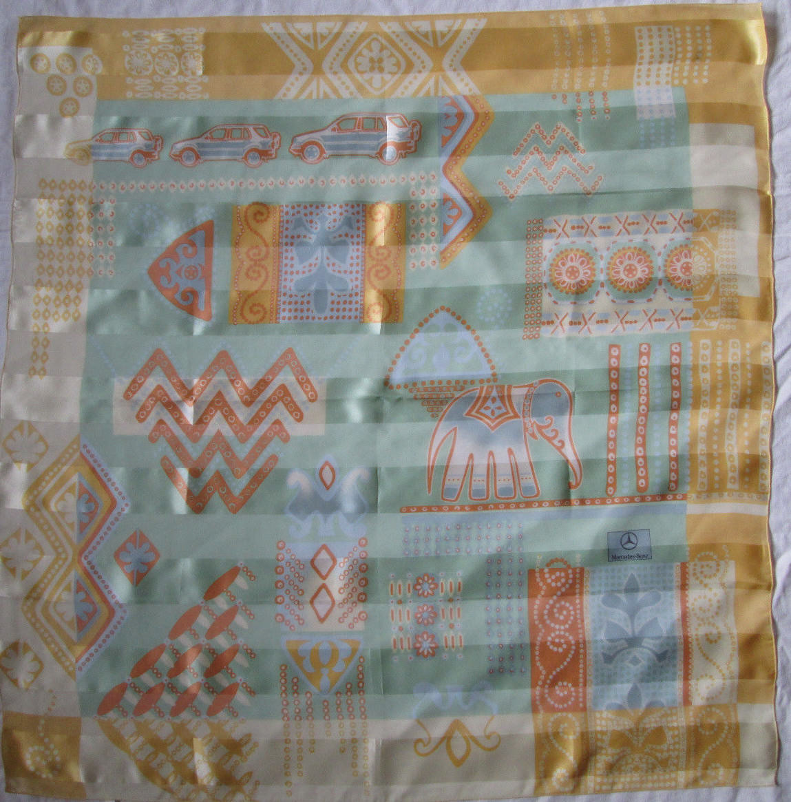 Foulard polyester décor selle de cheval