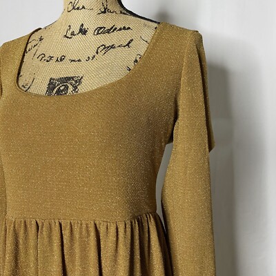 strapless open back dress Green And White Printed Long Sleeve Pleated Skater Dress – AX Paris main image 0