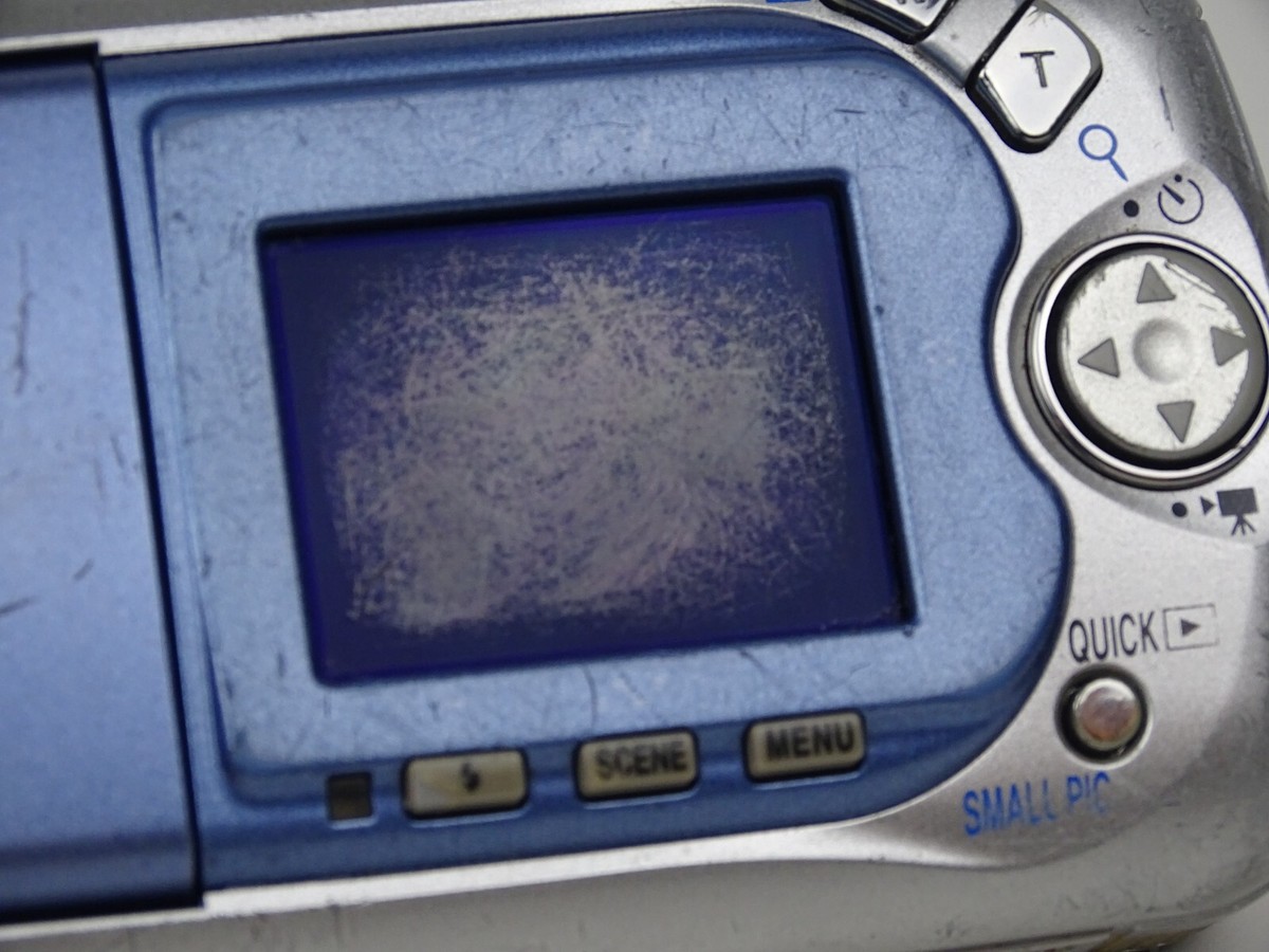 【動作品】Nikon Coolpix 2500 デジカメ Nikon CoolPix 2500 2.0MP CCD 3x Zoom Flip Lens Digital