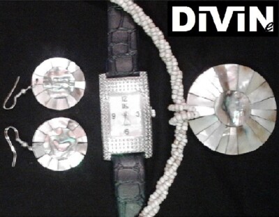 PERLMUTT-Konvolut   Ohr-Ringe, Armband-Uhr, Kette & Anhänger