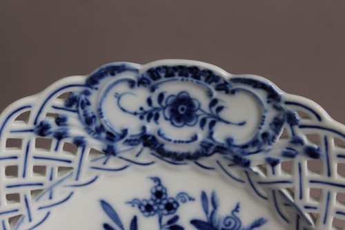 Meissen Zwiebelmuster Durchbruchteller D 20cm Knaufzeit Standring bestoßen (A) - Picture 2 of 10