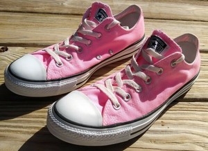 mens pink chuck taylors
