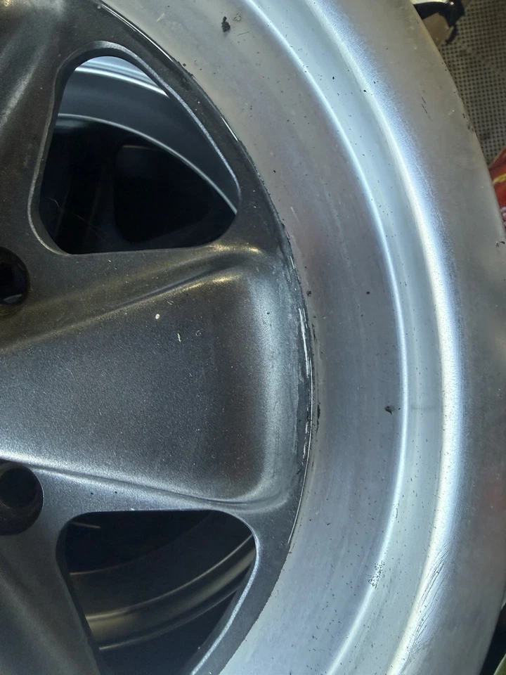 Llanta Porsche 911 FUCHS 6J X 16 91136102043   Foto 4 de 4