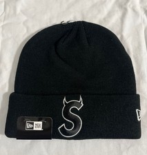 New in Box Supreme New Era S Logo Beanie FW22 Black 100 authentic