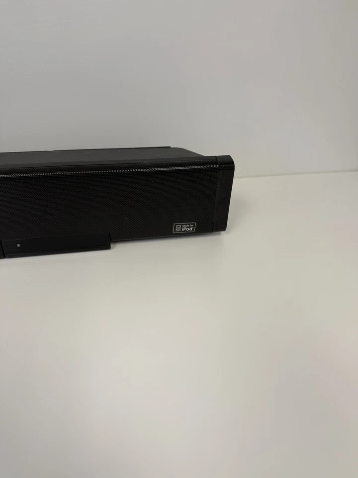 iLive Ultra Slim Bar Speaker IT188B Soundbar radio / iPod iPhone Speaker Dock - Image 3 of 4