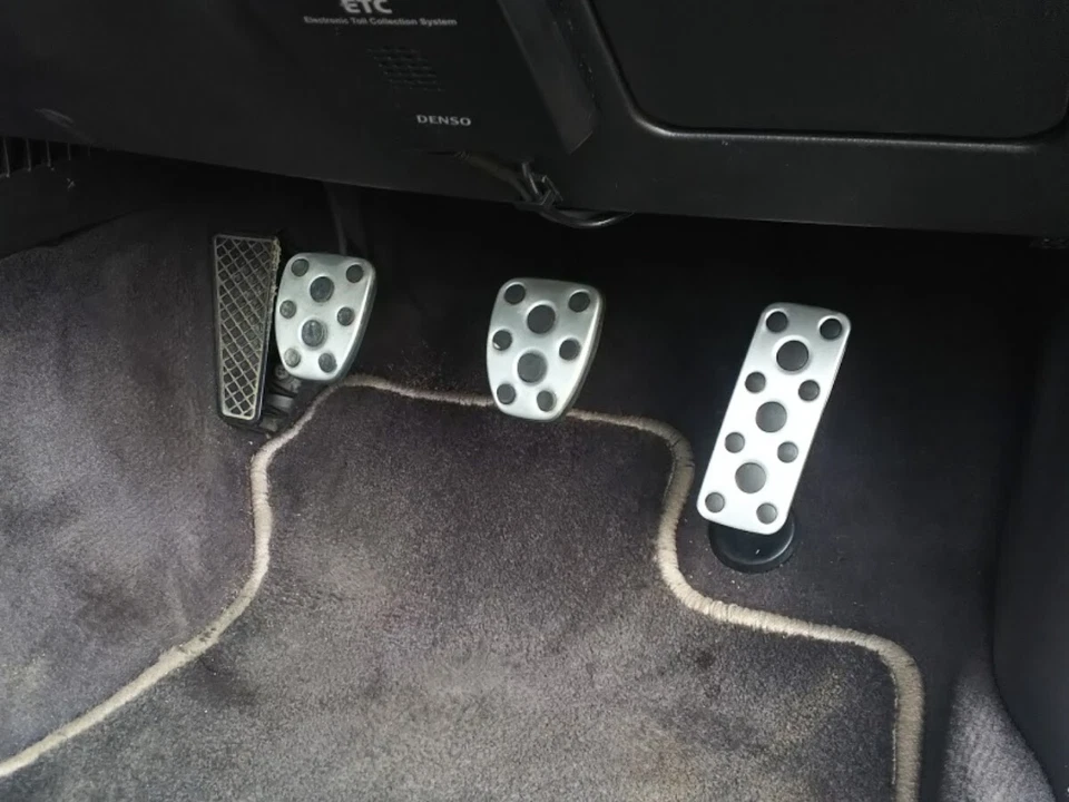 Juego de pedales de aluminio de freno de embrague genuino Subaru 36024FA001 36024FA010 x2 OEM Foto 4 de 4