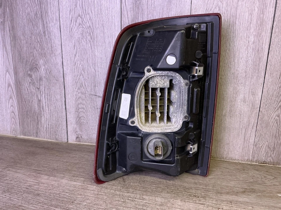 # 2019-2020-2021-2022-2023 Dodge Ram 2500 3500 3500 luz trasera pasajero derecho OEM Foto 3 de 4