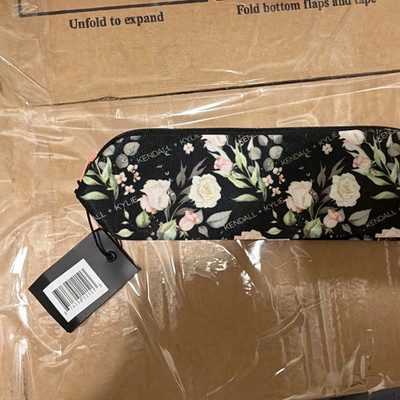 Kendall + Kylie Floral Print Zipper Makeup Bag Pouch Black Pink White