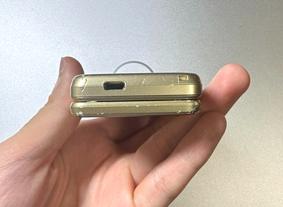 Softbank SHARP AQUOS 601SH gold SIM free Japanese flip phone JAPAN